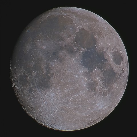 月の彩り(月齢11.9、彩度強調)