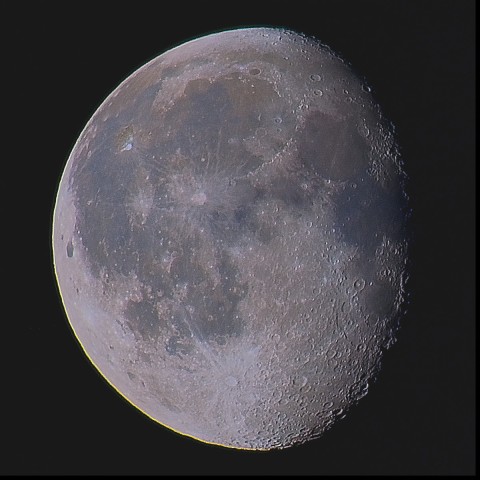 月の彩り(月齢18.24、彩度強調)・その2