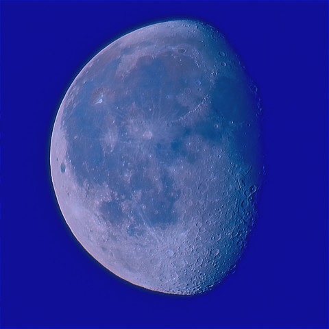 月の彩り(月齢19.25、彩度強調)