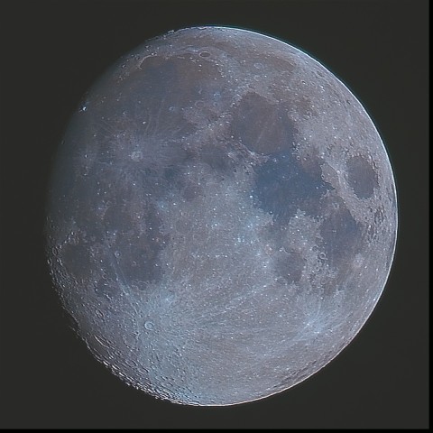 月の彩り(月齢11.65、彩度強調)