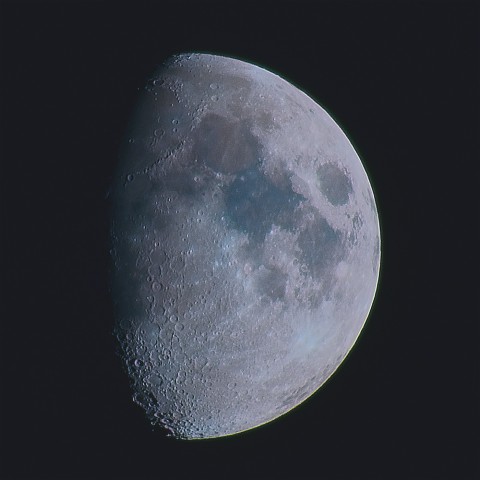 月の彩り(月齢8.6、彩度強調)・その3