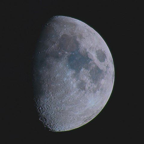 月の彩り(月齢8.6、彩度強調)・その4