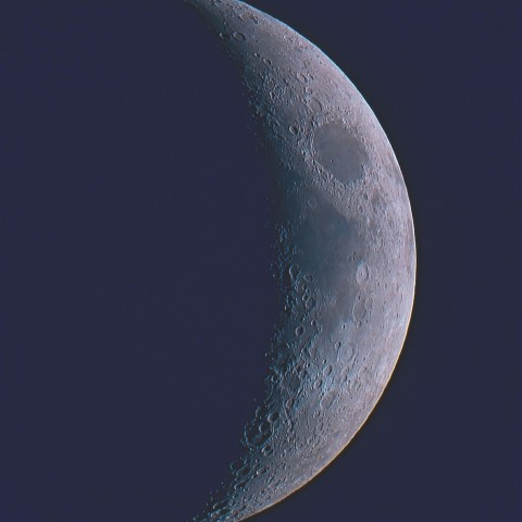 月の彩り(月齢4.66、彩度強調)