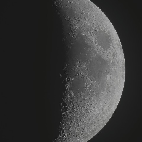 月面五態(月齢5.67)