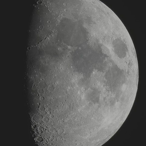 月面五態(月齢8.71)