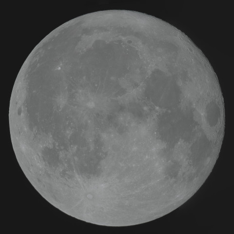 十六夜の満月(月齢15.86)