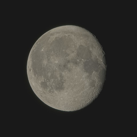 居待月(月齢17.94)