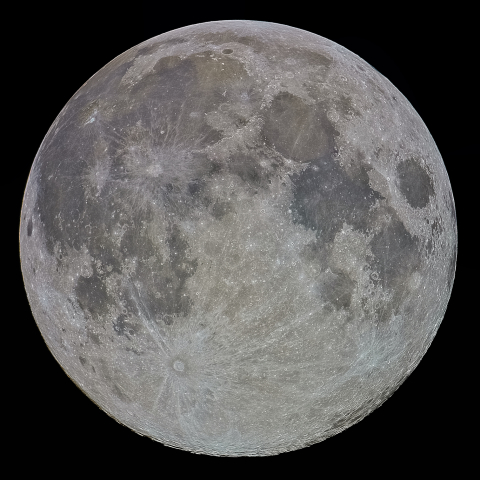 月の彩り(満月(月齢14.13)、彩度強調)