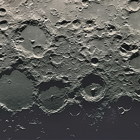 月面「中央火口列」附近