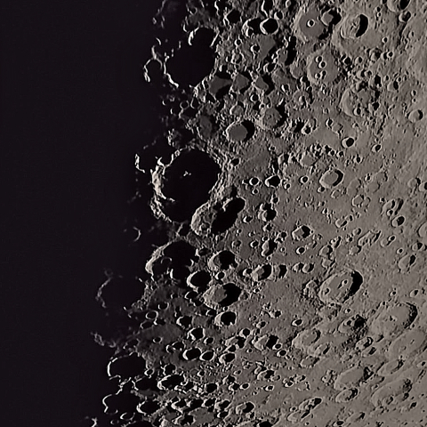 月面南部(月齢6.03)