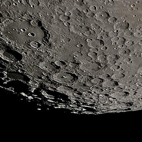 月面南端部(月齢9.50)