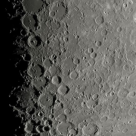 月面「中央火口列～中南部の高地」附近