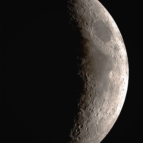 夕刻の月(月齢4.26)