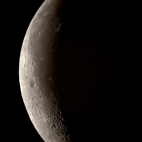 朝の月(月齢25.78)