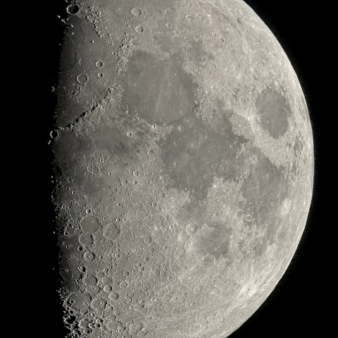 九日月(月齢8.74)