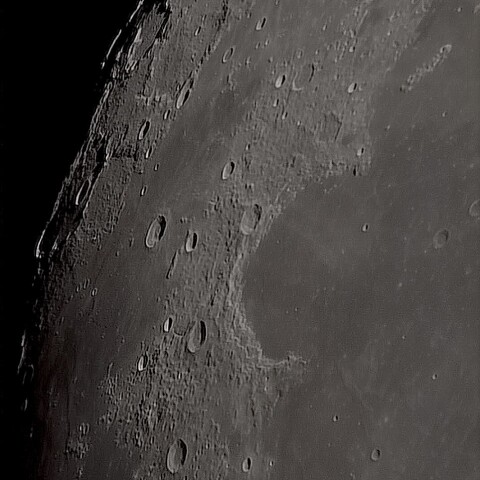 月面「虹の入江」附近