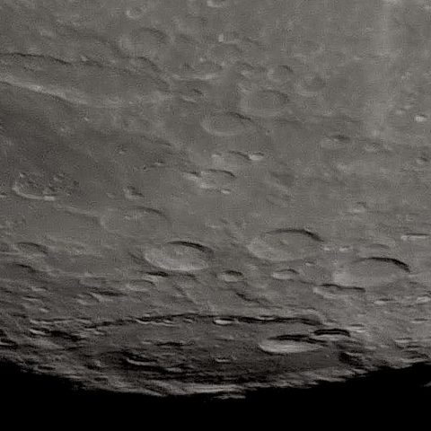 月面「バイイ」附近