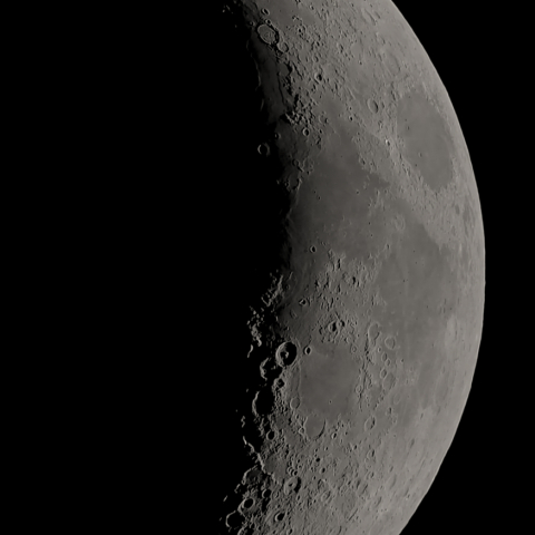 六日月(月齢5.33)