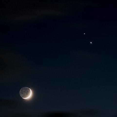 三日月と木星、土星の接近(月齢2.66)