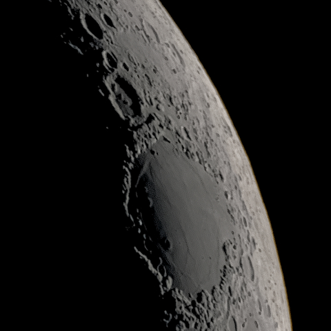 月面「危難の海」附近