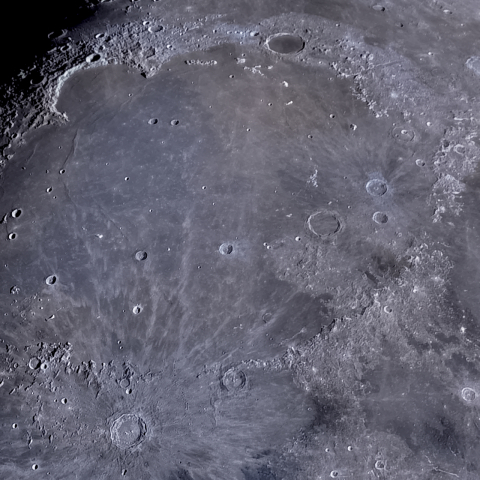 月面「雨の海」附近