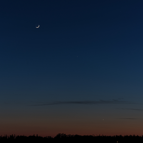 三日月(月齢2.65)と水星・金星の集合