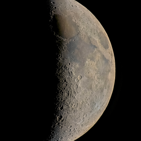 七日月(月齢6.65)・彩度強調