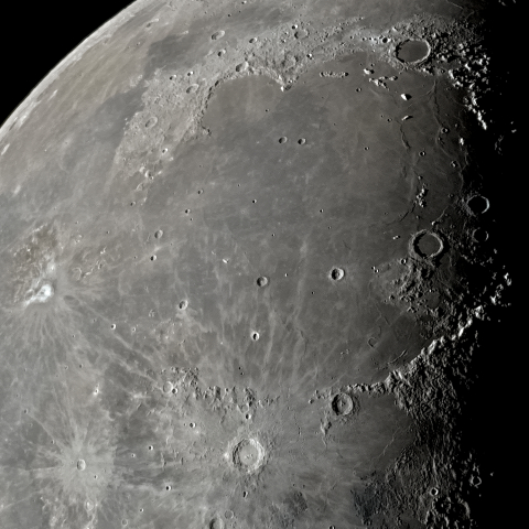 月面「雨の海」附近