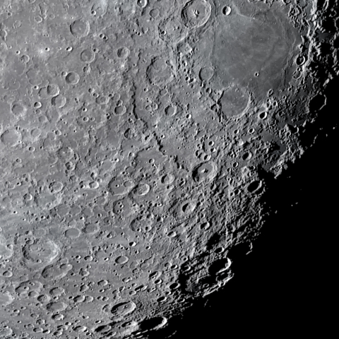 月面「晴れの海～静かの海」附近