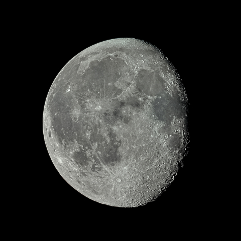 十九日月(月齢18.1)