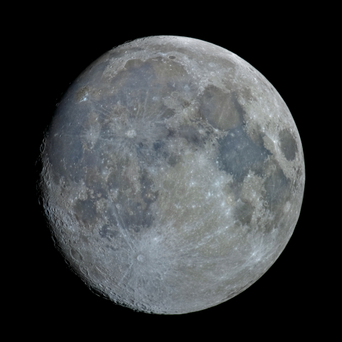 十四日月(月齢13.3)・彩度強調