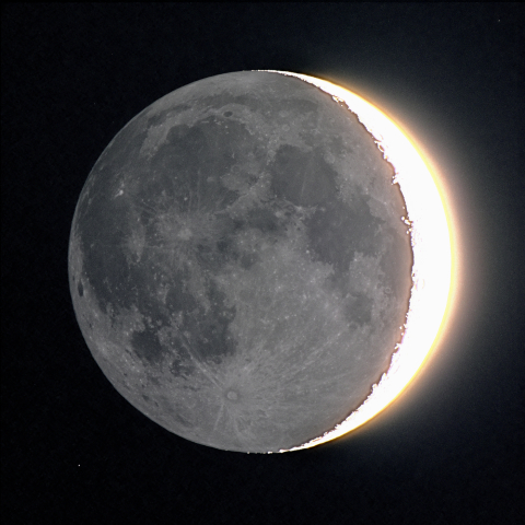 四日月(地球照、月齢3.1)