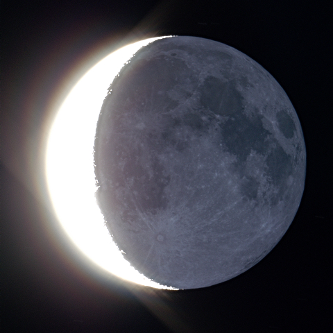 二十七日月(地球照、月齢25.4)