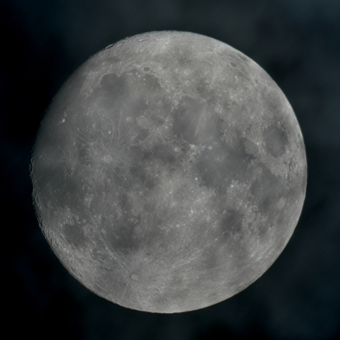 十三夜(月齢12.6)