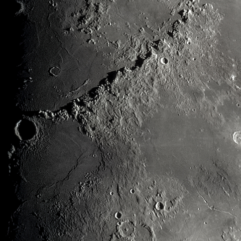 月面「アペニン山脈～トリスネッカー谷」附近