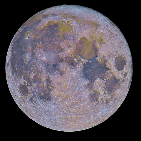 十五夜(満月、月齢14.2)・彩度強調