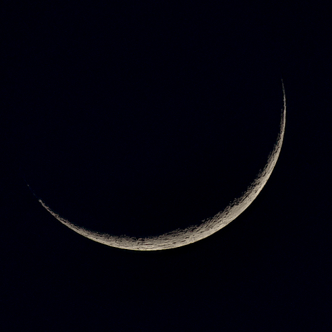三日月(月齢2.2)
