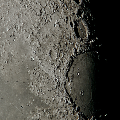 月面「危難の海」附近