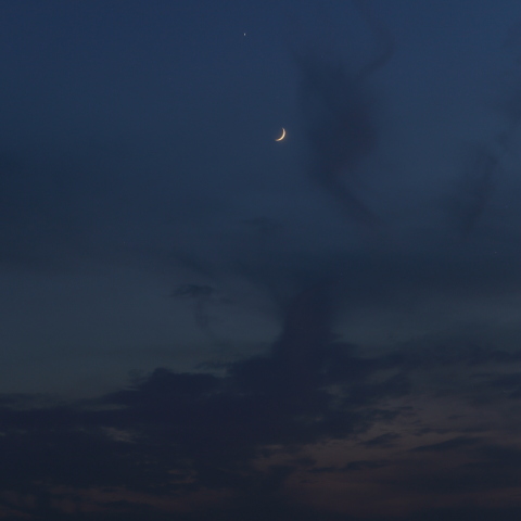 三日月と金星