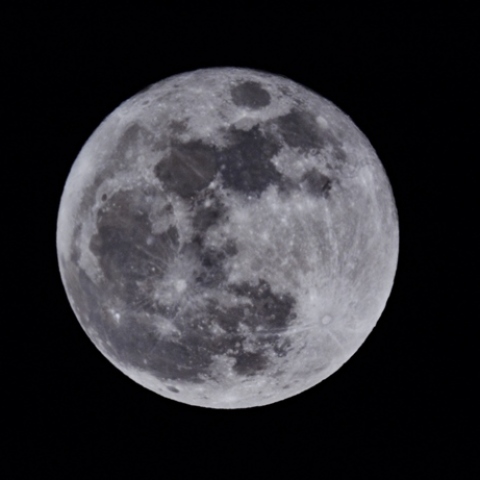 スーパームーン(月齢:15.2)