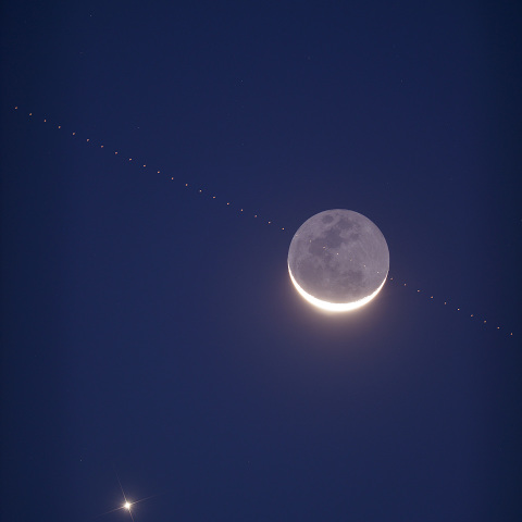 月と金星とISSのランデブー