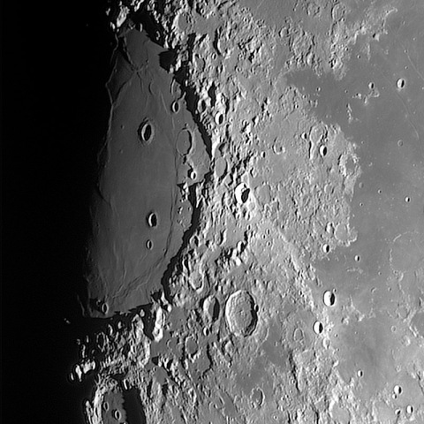 危機の海西岸周辺