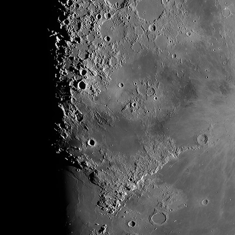 中央山岳部から雨の海東岸へ