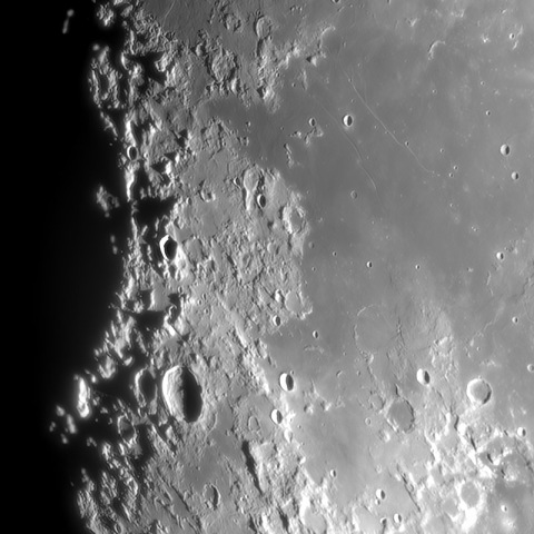 危機の海西岸地方の夕暮れ