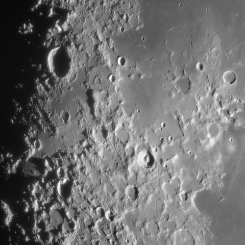 タウルス山脈、マクロビウス付近