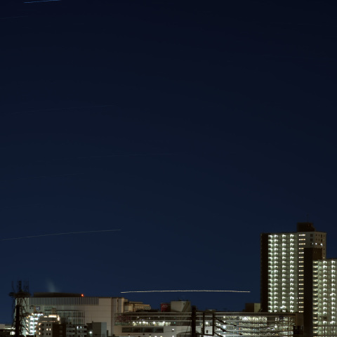 南の低空を航るカノープス