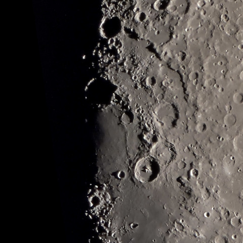 アルタイ断崖から神酒の海西岸へ