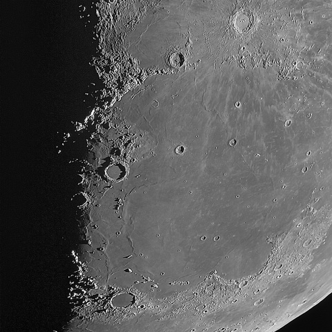 夕暮れ迫る雨の海