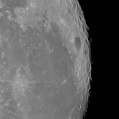 月齢14.3の月面西縁部