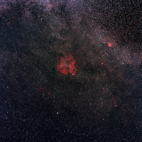 ケフェウス座のIC1396とその周辺